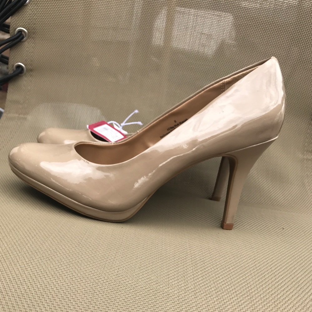 Merona brand Nude pumps